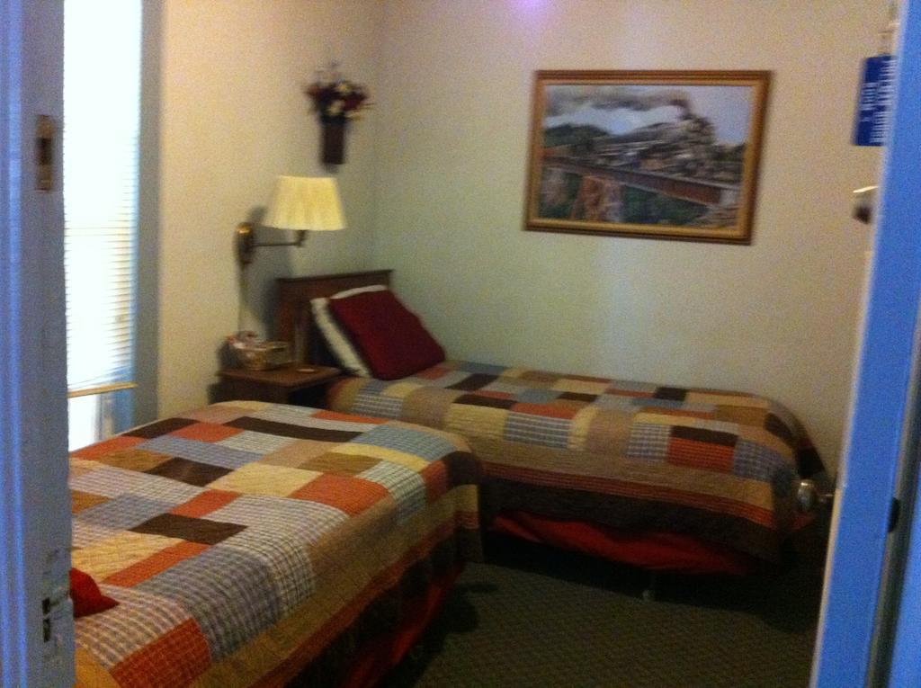 Pullman House Inn Portola 객실 사진